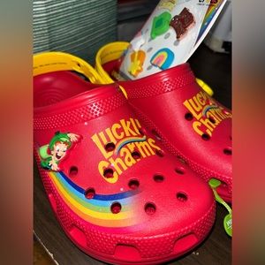 CROCS Classic Lucky Charms Clog / Jibbitz  ❤️